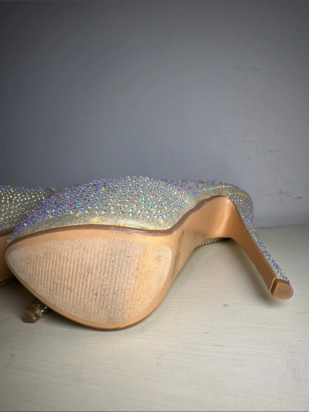 Delicacy sparkling gold